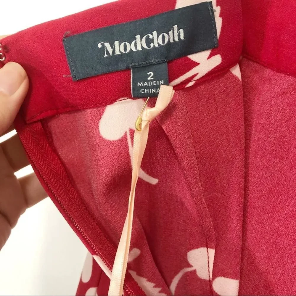 Modcloth Ruffled A-Line Womens Skirt It's a Wrap Cherry Print Size 2 / XS
